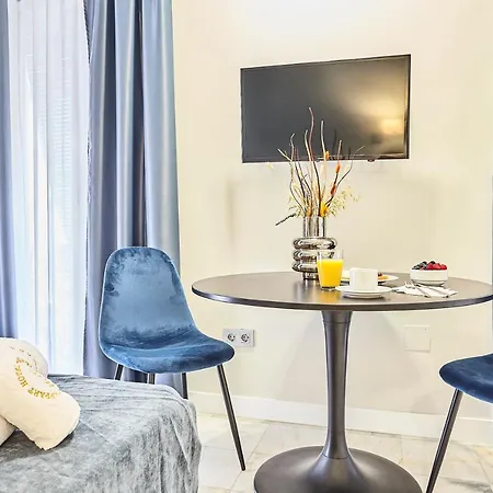 Hello Aparthotel *